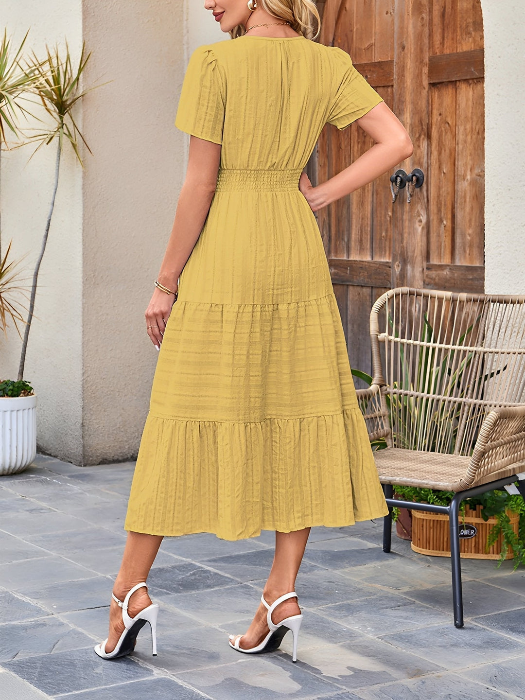 Effortless Yellow Maxi Dress for Women with Notch Neck Elastic Waist Short Sleeve